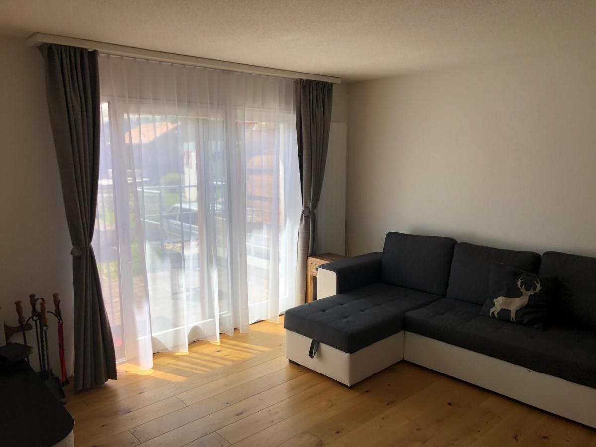 Renovated 3 Rooms Apartment In Ruschein Near Laax Exterior photo